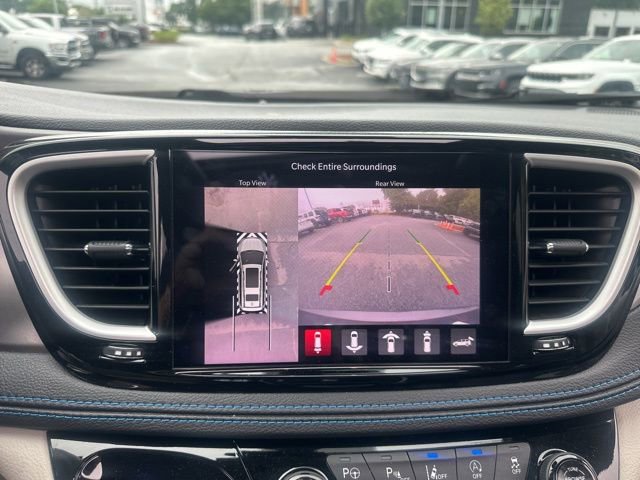 Used 2021 Chrysler Pacifica Touring-L w/ Premium & Safety Sphere Group FWD image 26
