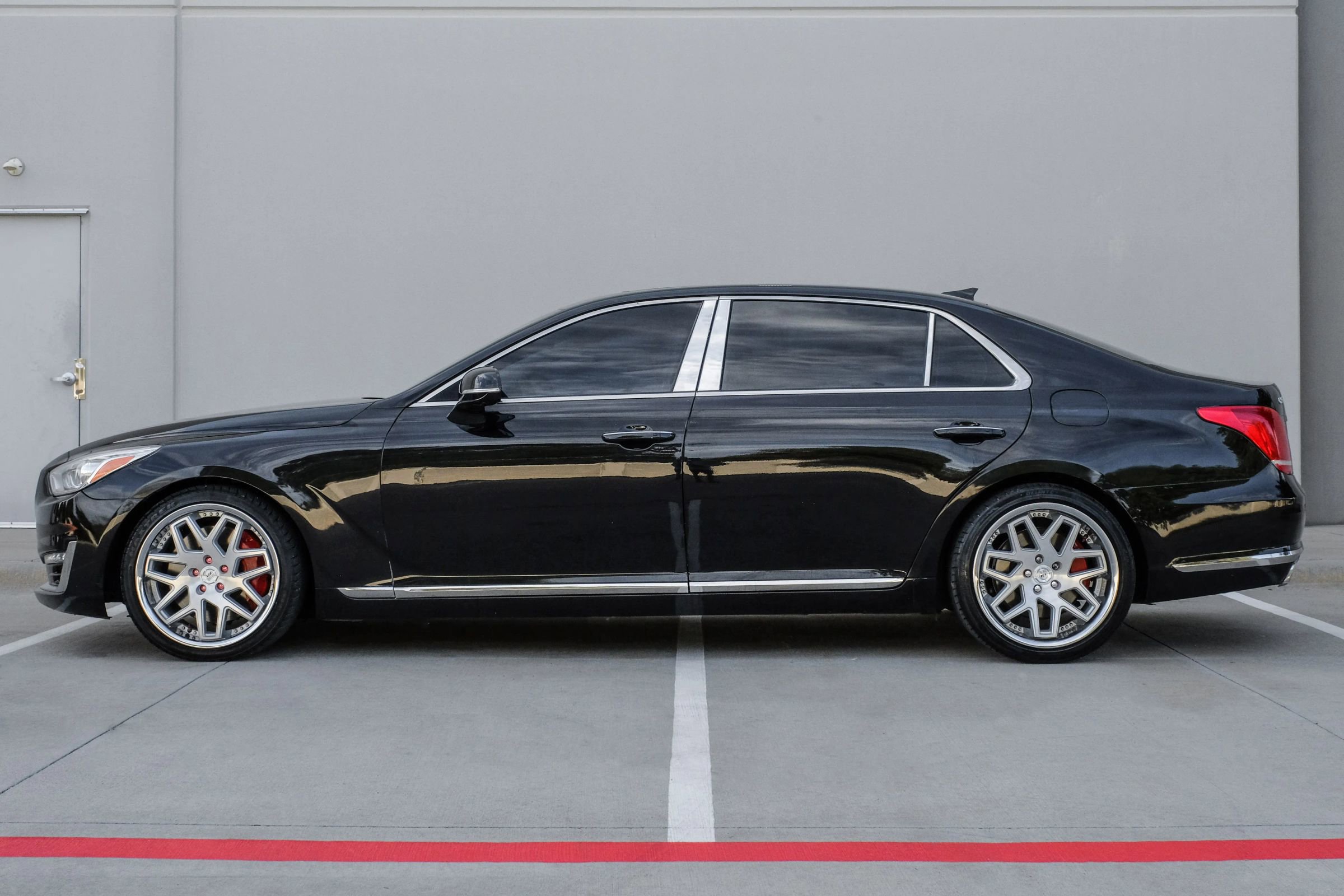 Used 2018 Genesis G90 5.0 Ultimate AWD/4WD image 17