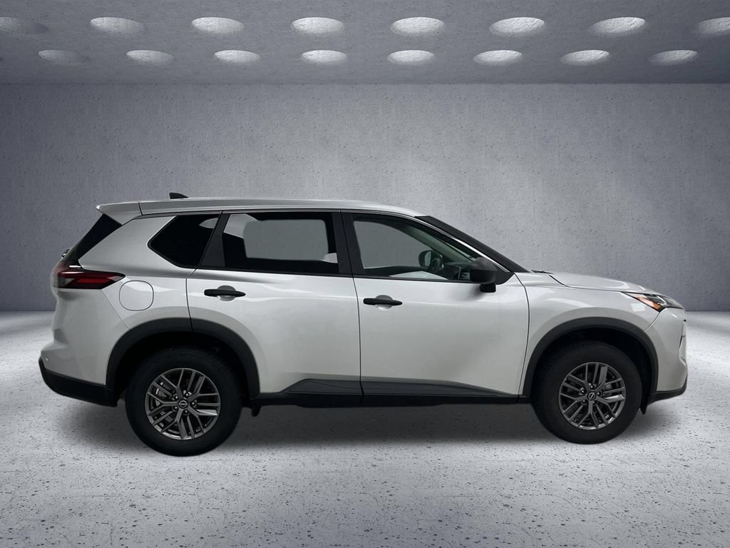 Used 2024 Nissan Rogue S FWD image 6