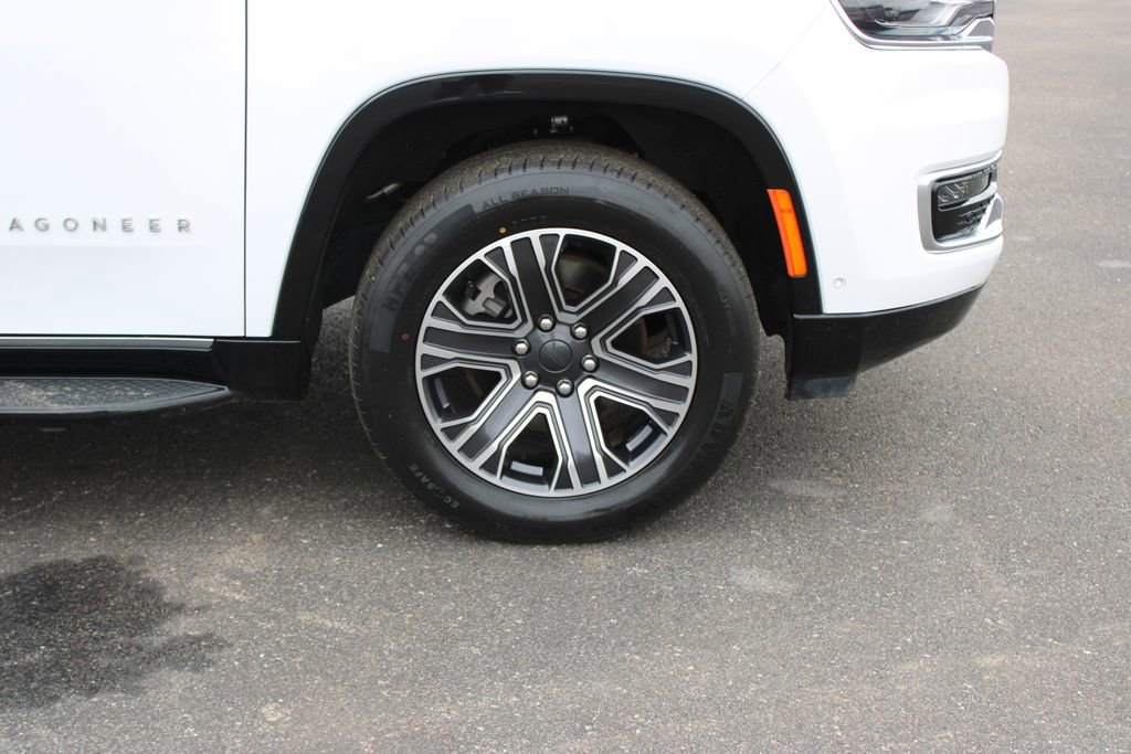 Used 2024 Jeep Wagoneer Series II image 12