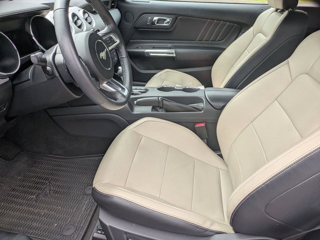 Used 2016 Ford Mustang Premium RWD image 11