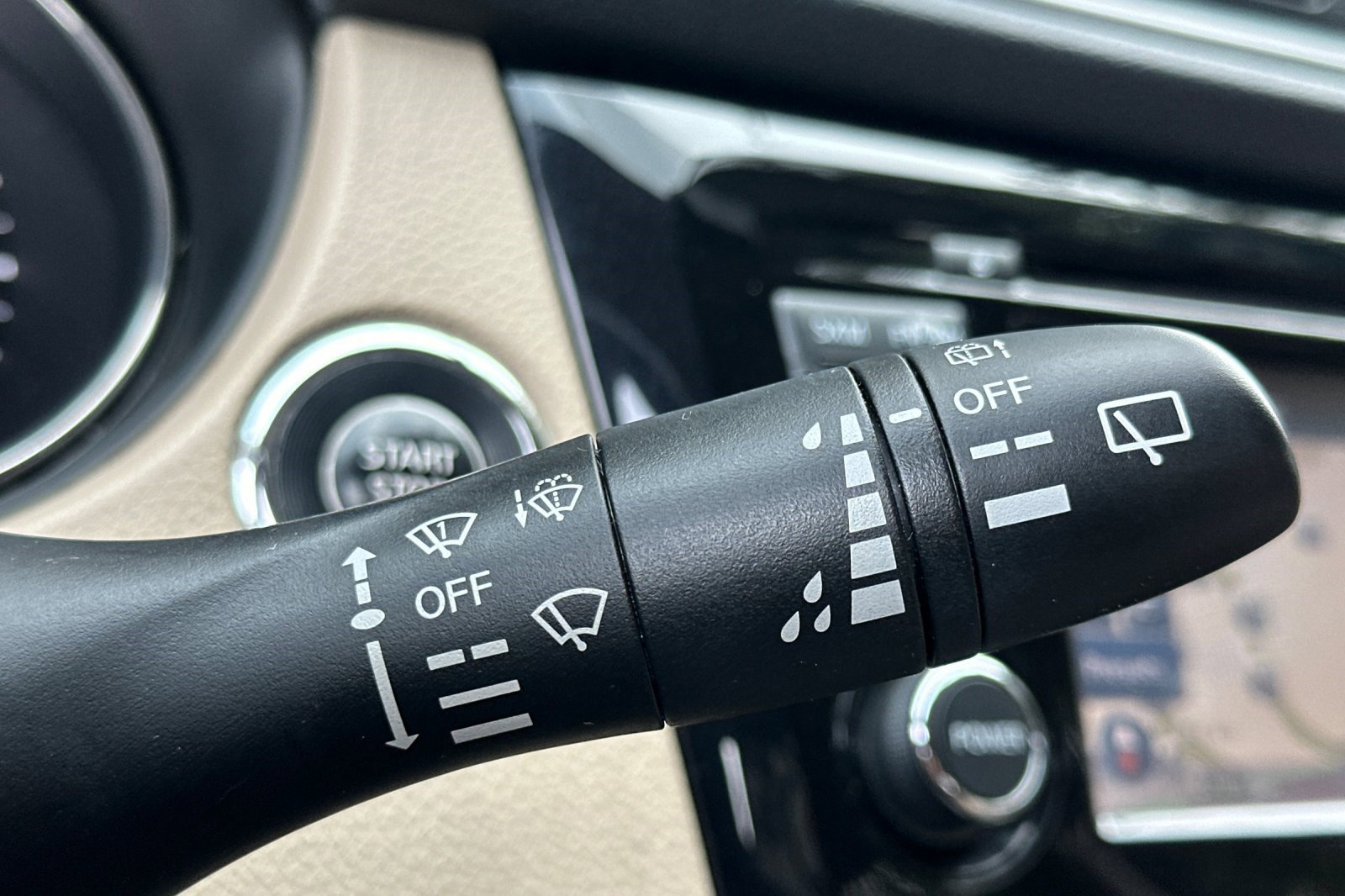 Used 2016 Nissan Rogue SV w/ SV Premium Package image 34