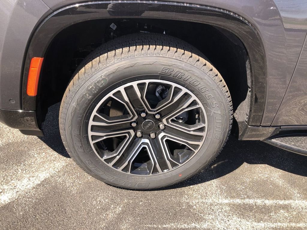 New 2026 Jeep Grand Wagoneer L 4WD image 10