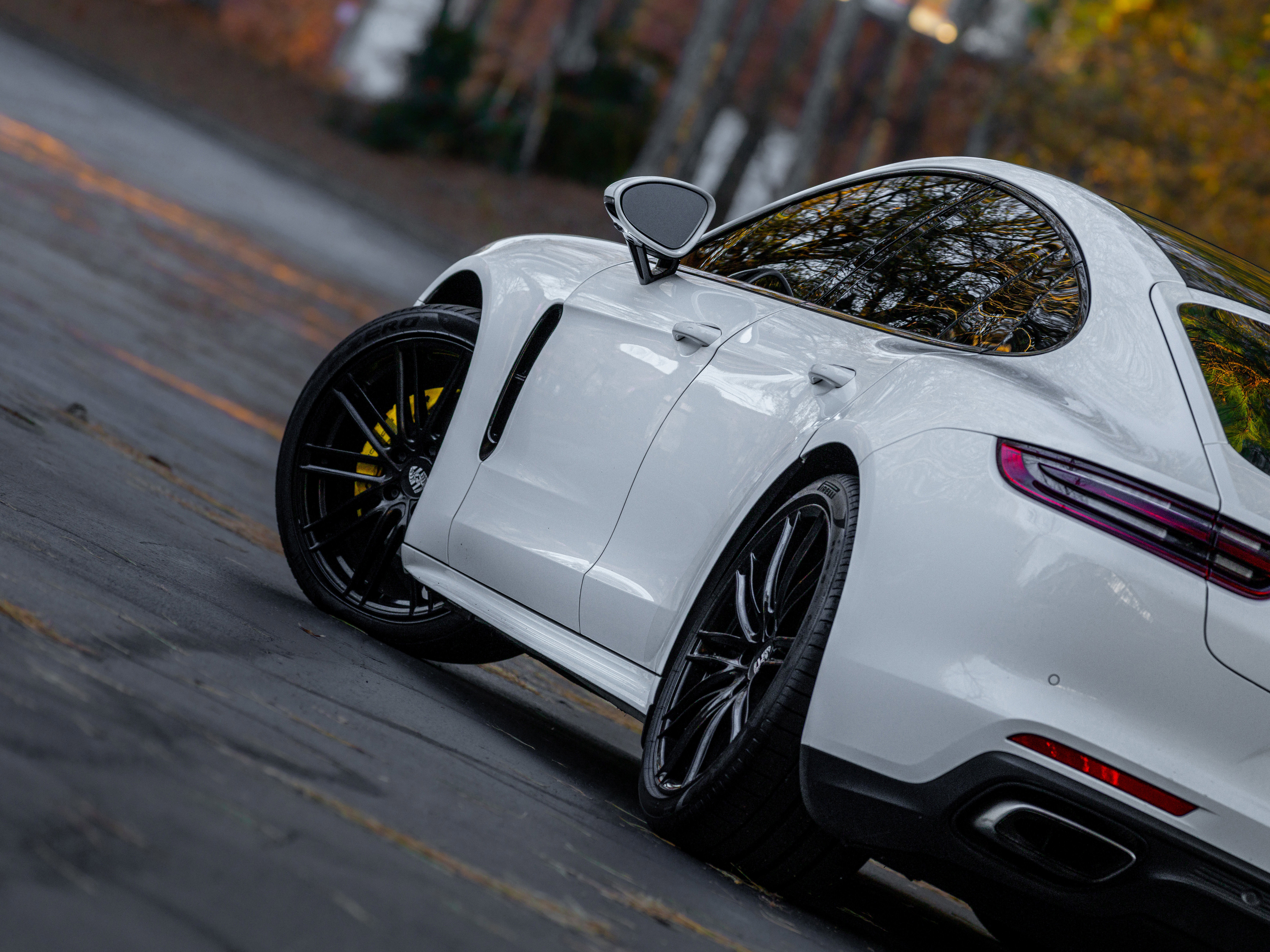 Used 2017 Porsche Panamera image 25