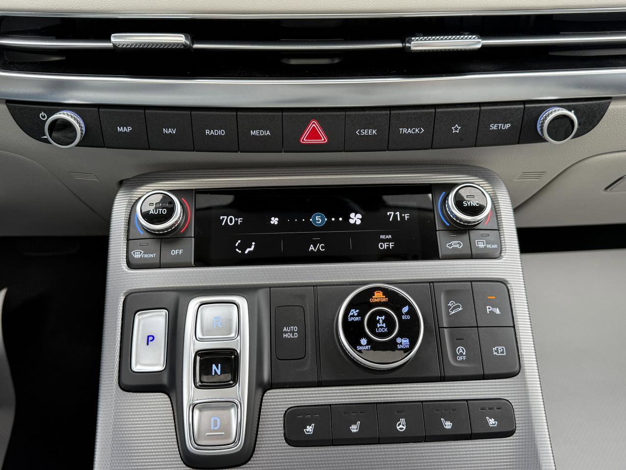 Used 2024 Hyundai Palisade Calligraphy image 11