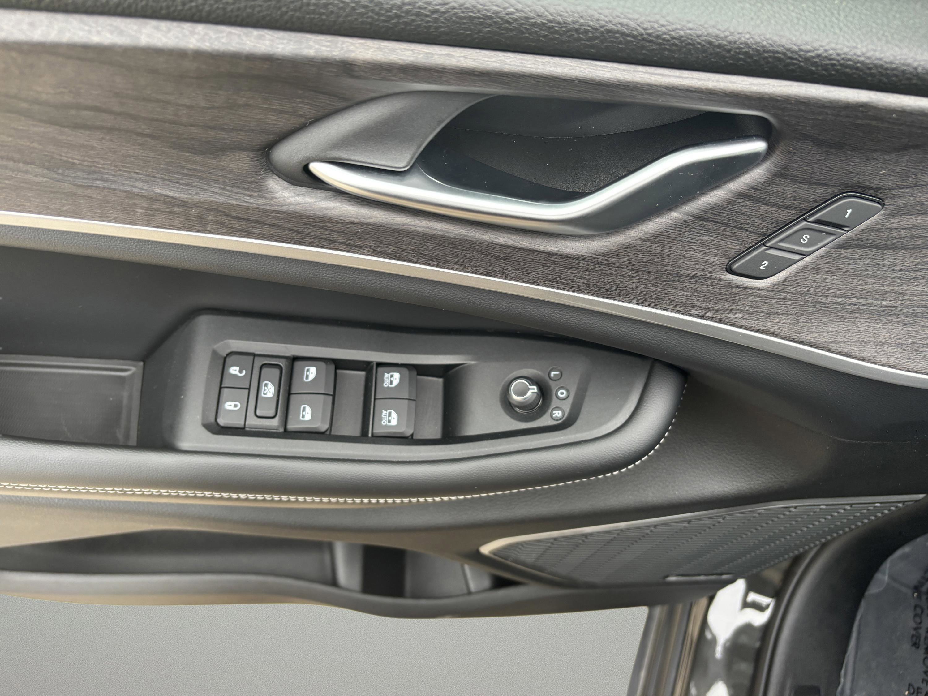 Used 2023 Jeep Grand Cherokee 4WD 4xe image 11
