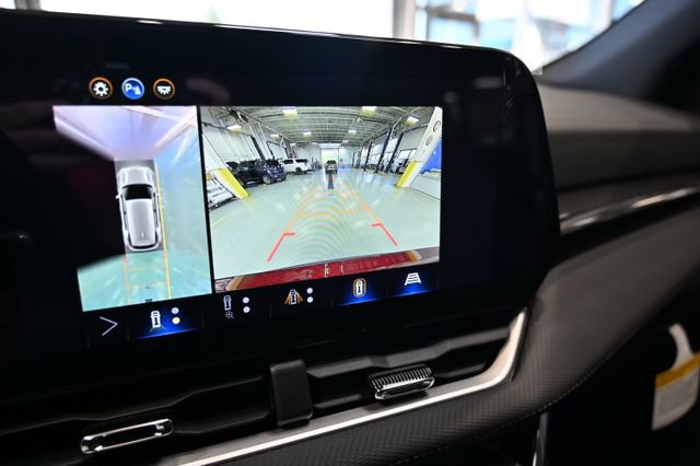 New 2026 Chevrolet Equinox LT w/ Convenience Package II FWD image 16