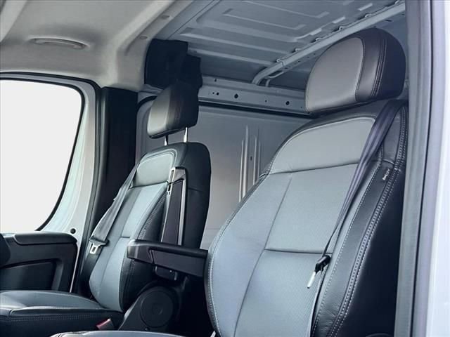 New 2025 RAM ProMaster 3500 w/ Quick Order Package 22G SLT image 8