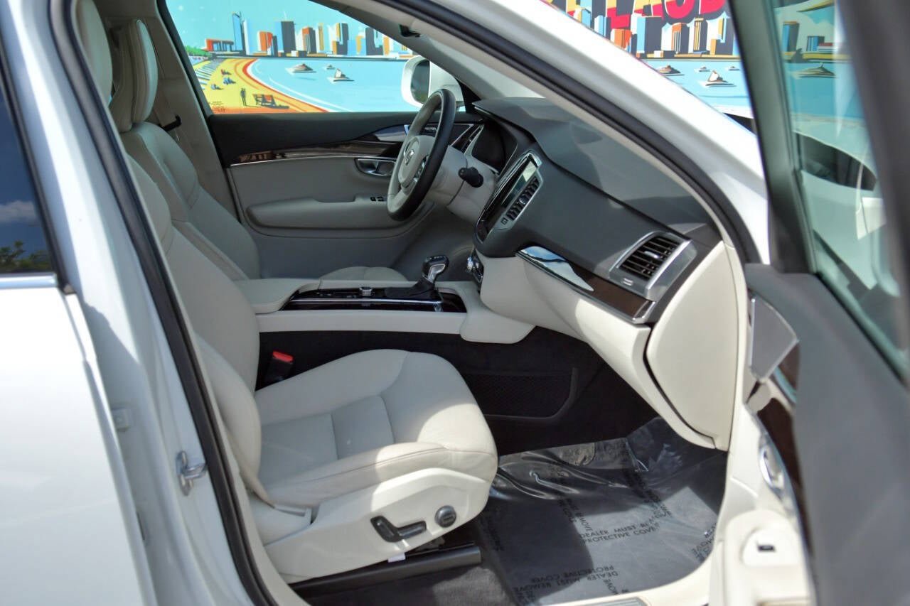 Used 2019 Volvo XC90 T5 Momentum w/ Protection Package Premier AWD/4WD image 35