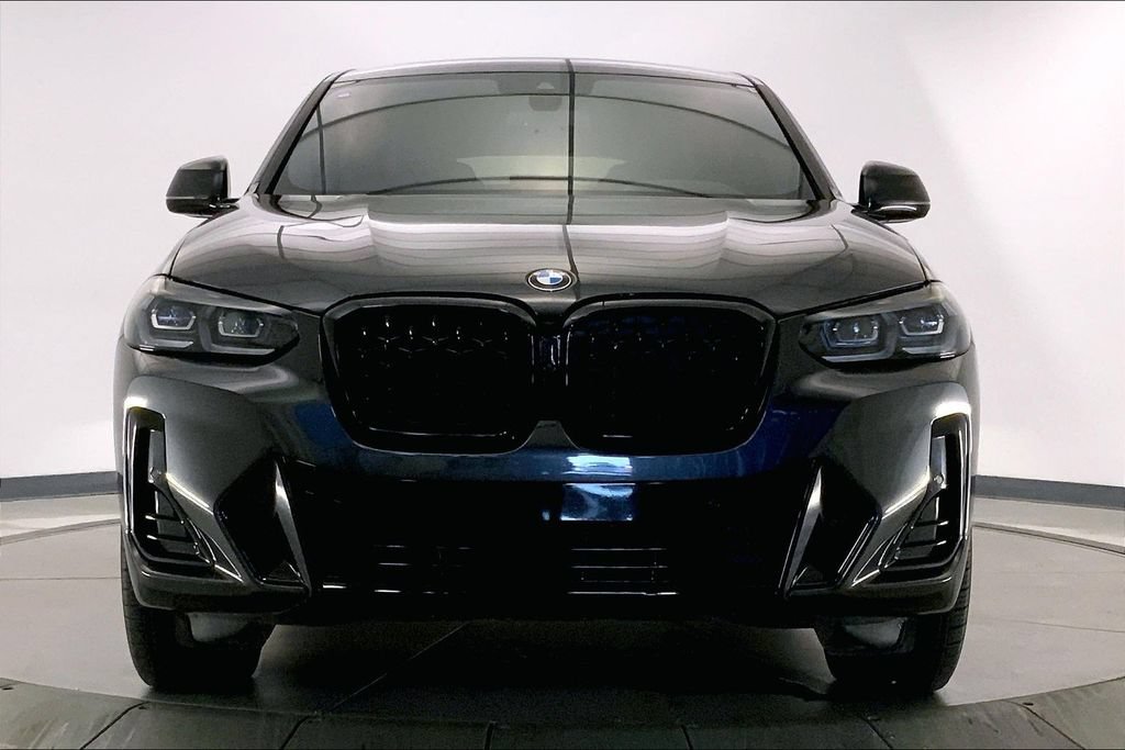 Used 2024 BMW X4 xDrive30i w/ Premium Package AWD/4WD image 2