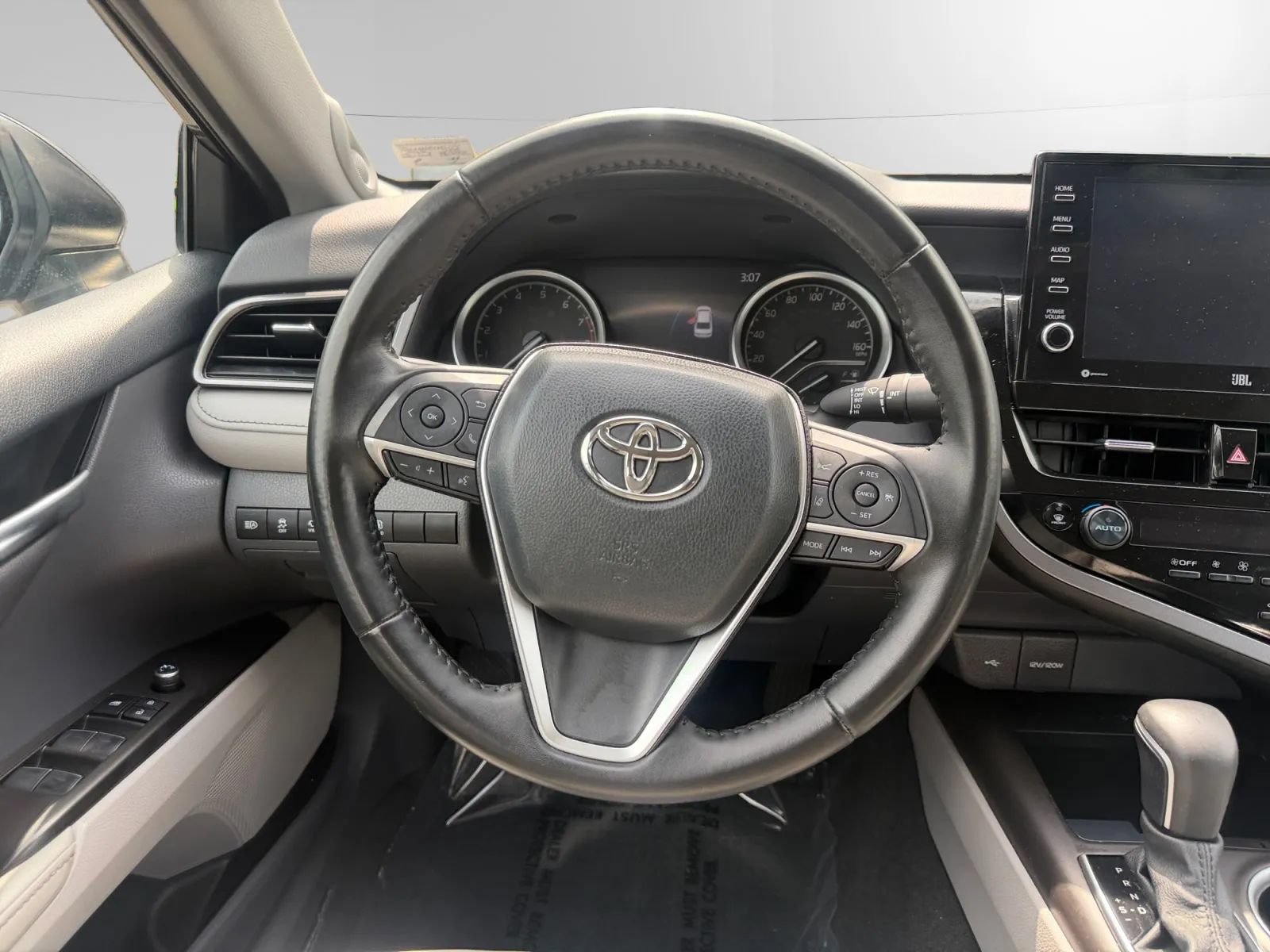 Used 2023 Toyota Camry XLE w/ Navigation Package FWD image 14
