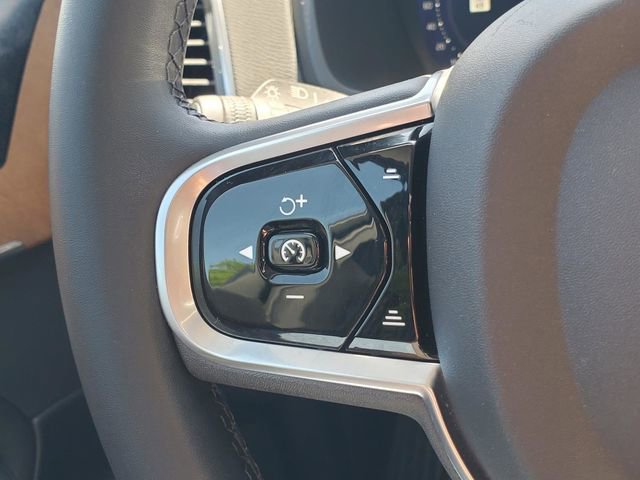 Used 2023 Volvo XC90 B6 Plus w/ Protection Package Premier AWD/4WD image 19