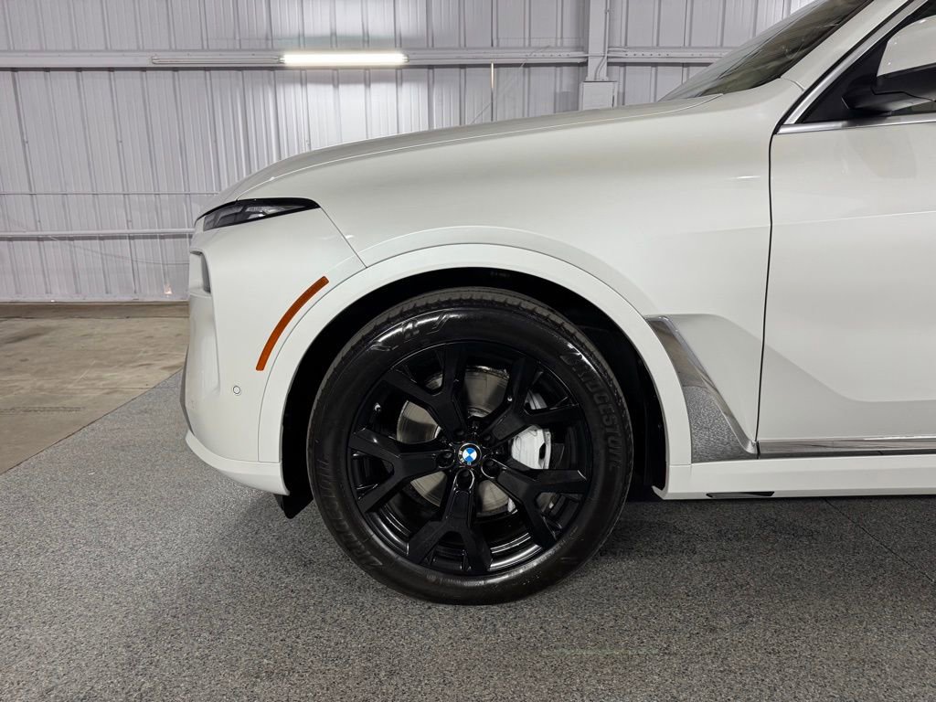 Used 2024 BMW X7 xDrive40i w/ Premium Package image 18