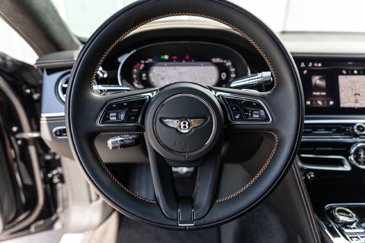 Certified 2025 Bentley Flying Spur Plug-In Hybrid AWD/4WD image 28