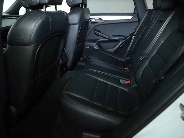 Used 2021 Porsche Macan Turbo image 29