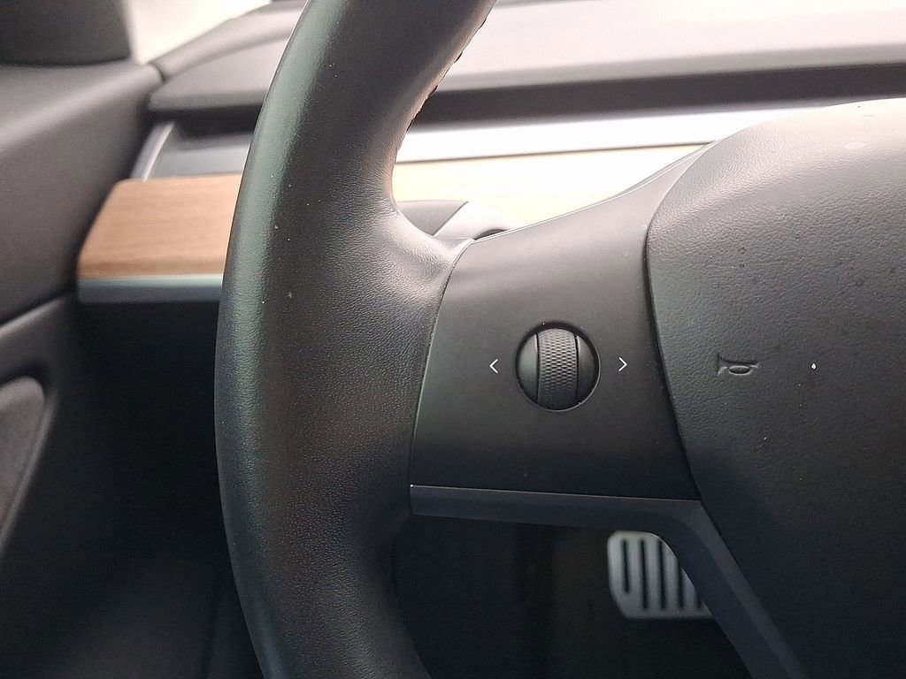 Used 2019 Tesla Model 3 Standard Range image 25