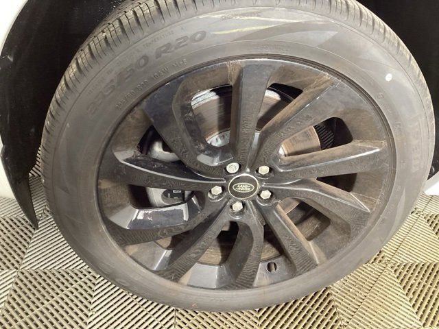 Certified 2025 Land Rover Discovery Sport S image 9