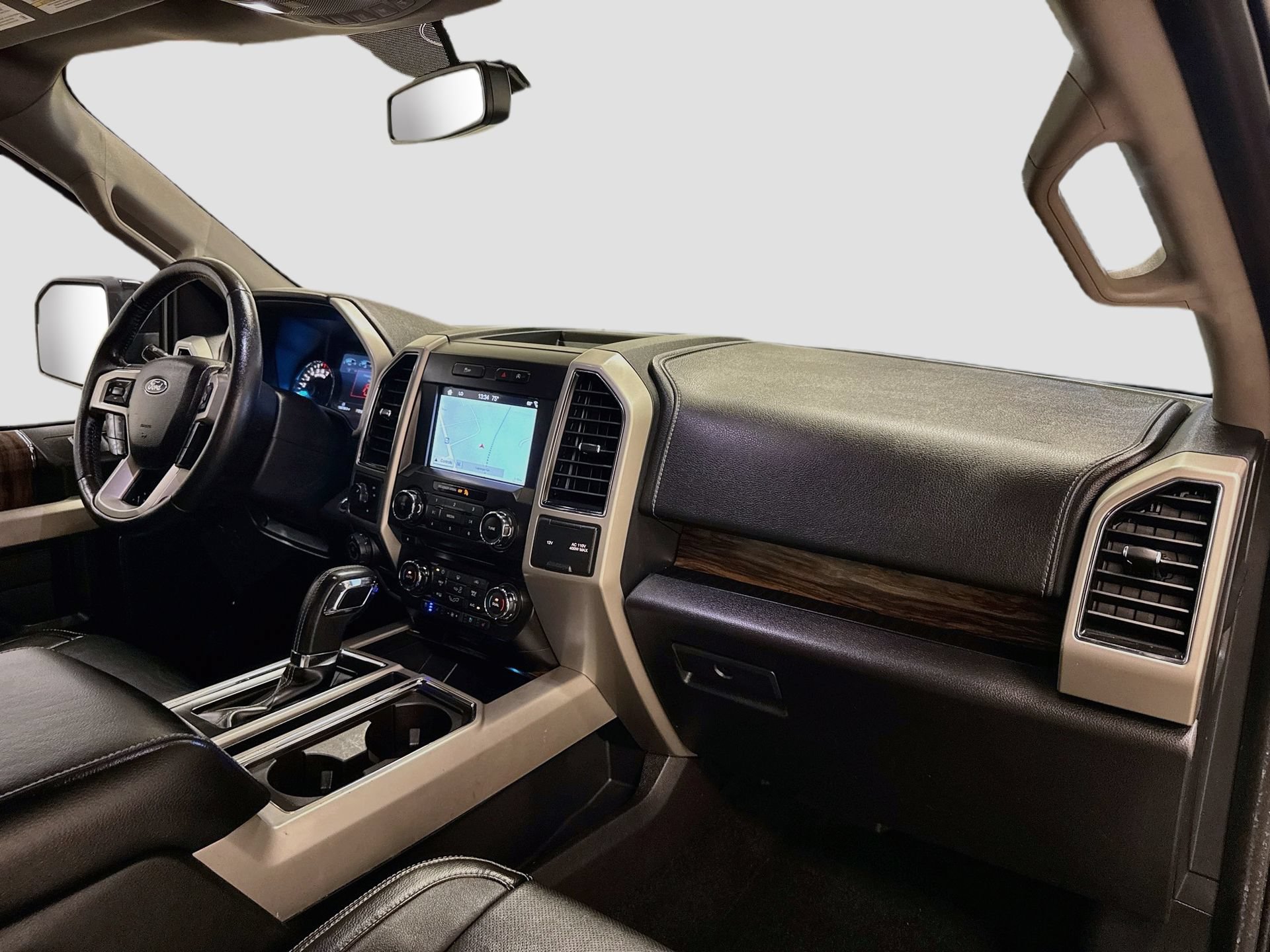 Used 2018 Ford F150 Lariat w/ Trailer Tow Package RWD image 29