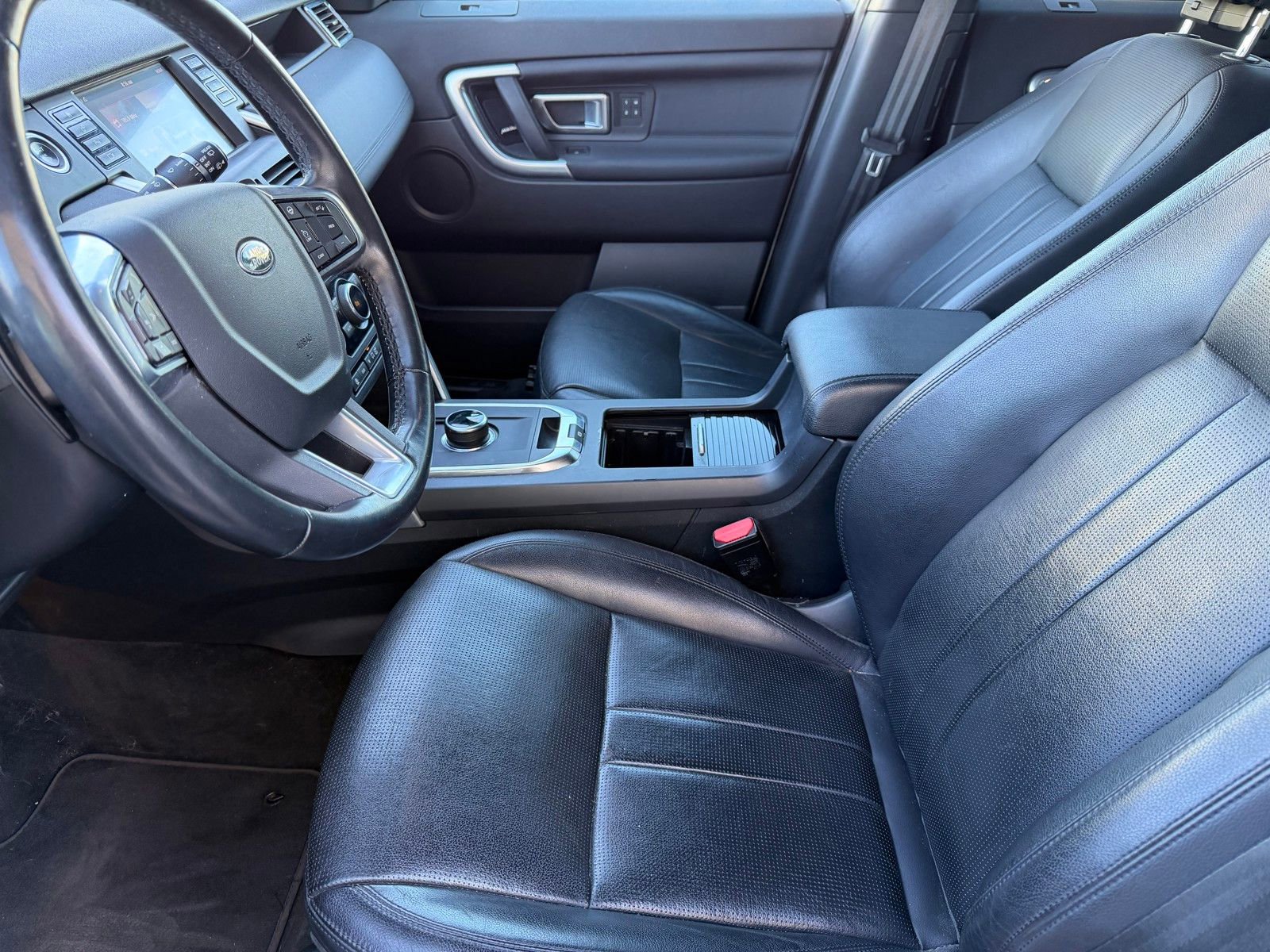 Used 2019 Land Rover Discovery Sport HSE image 9