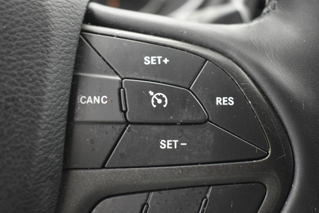 Used 2019 Jeep Cherokee Trailhawk w/ Cold Weather Group image 34