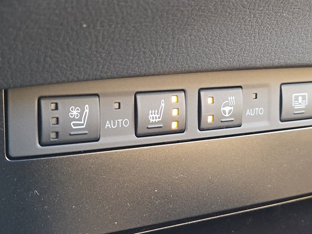 New 2025 Lexus ES 350 350 Luxury image 9