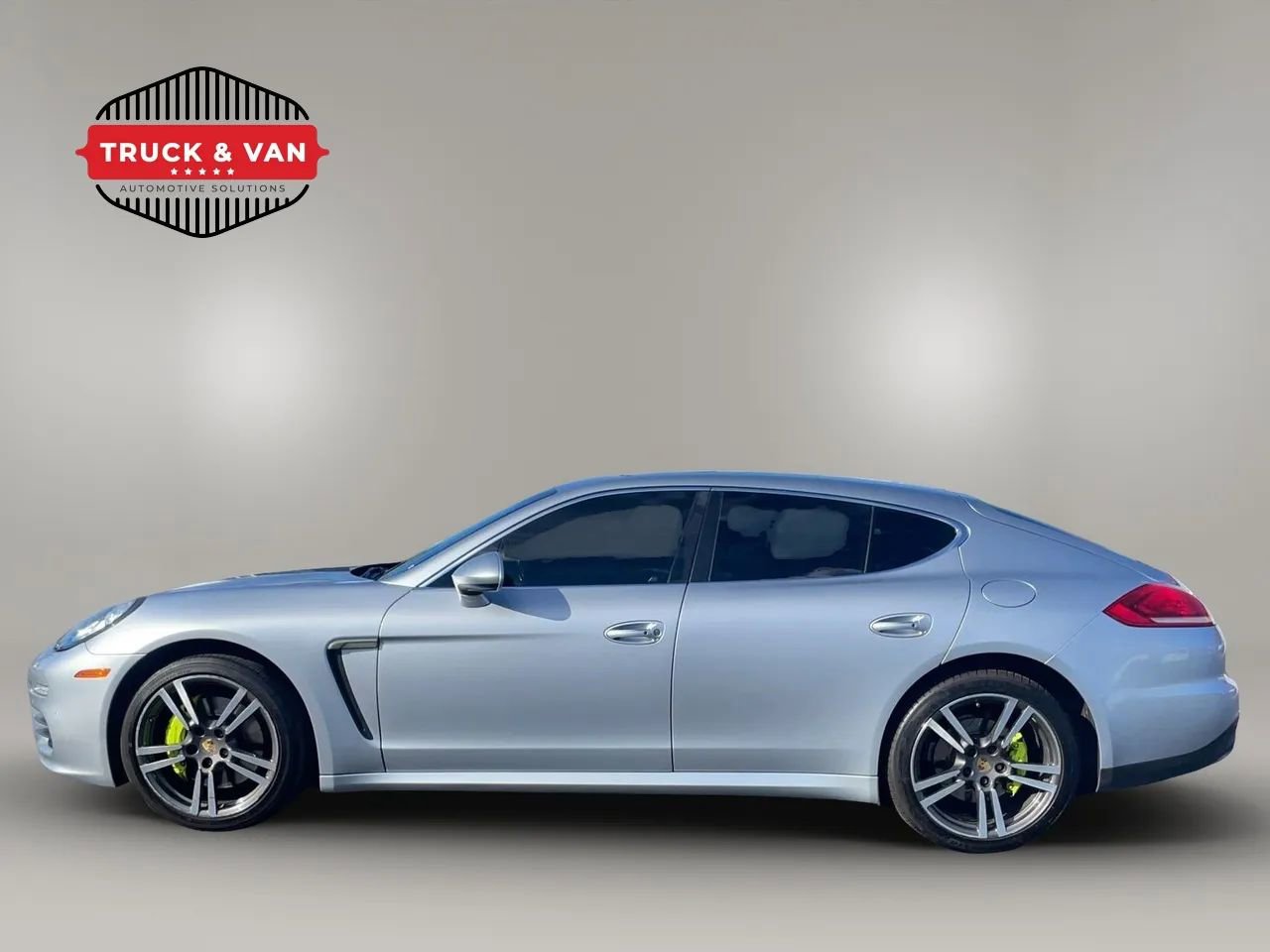 Used 2015 Porsche Panamera S RWD image 3