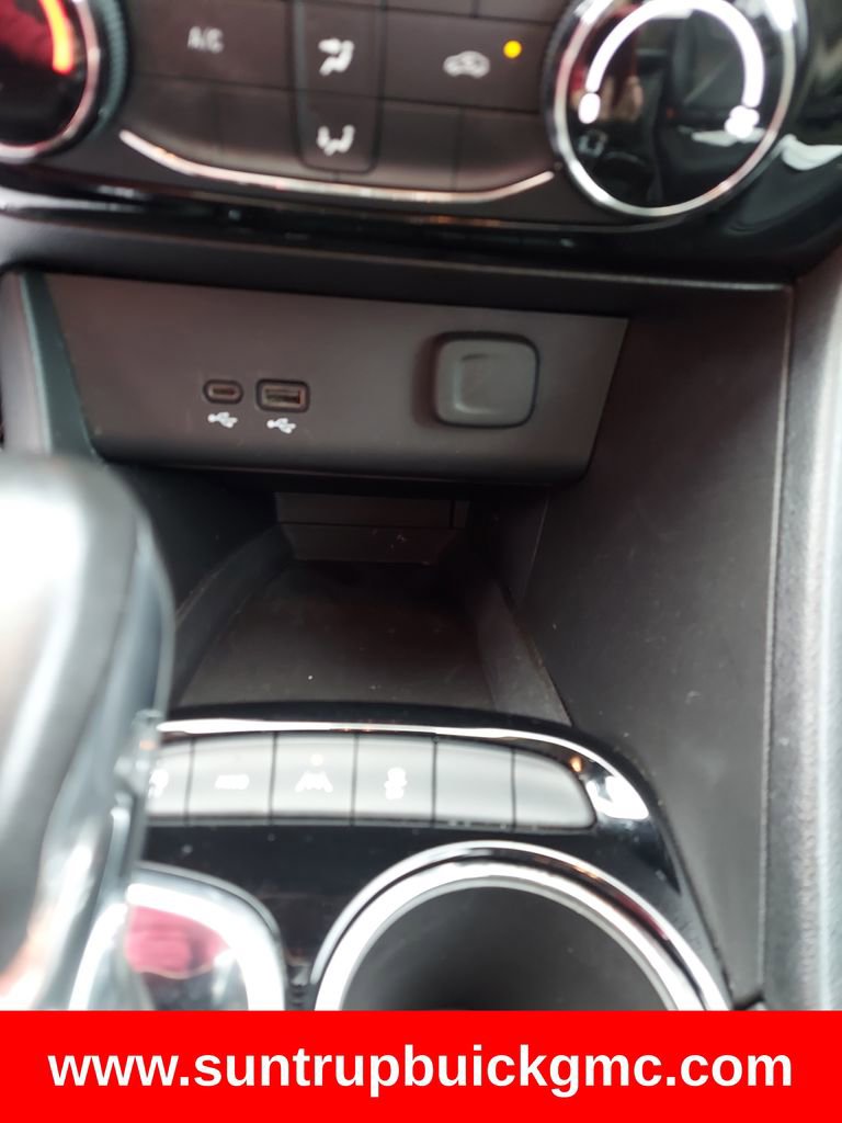 Used 2024 Buick Encore GX Sport Touring image 9