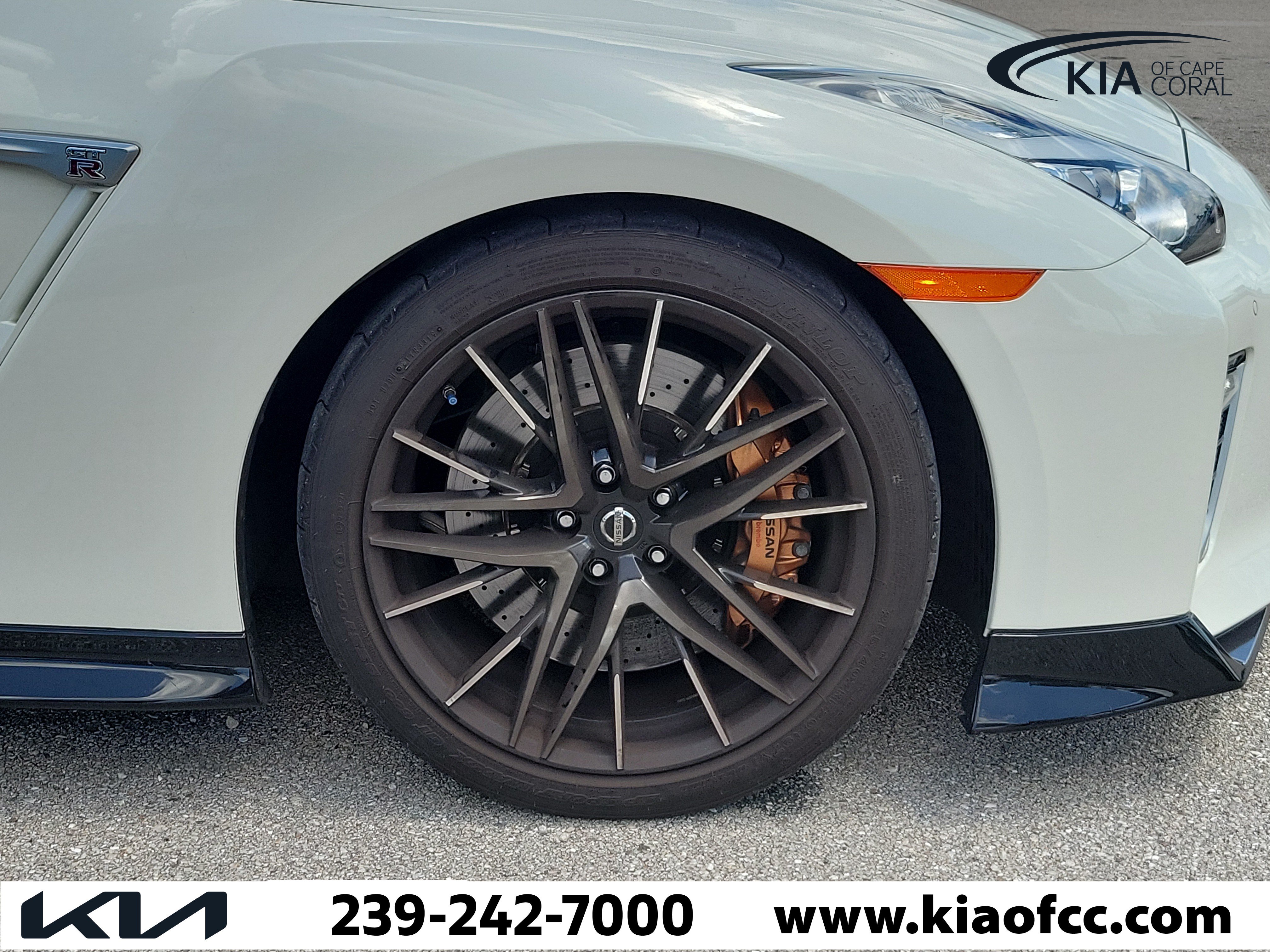 Used 2020 Nissan GT-R Premium AWD/4WD image 7
