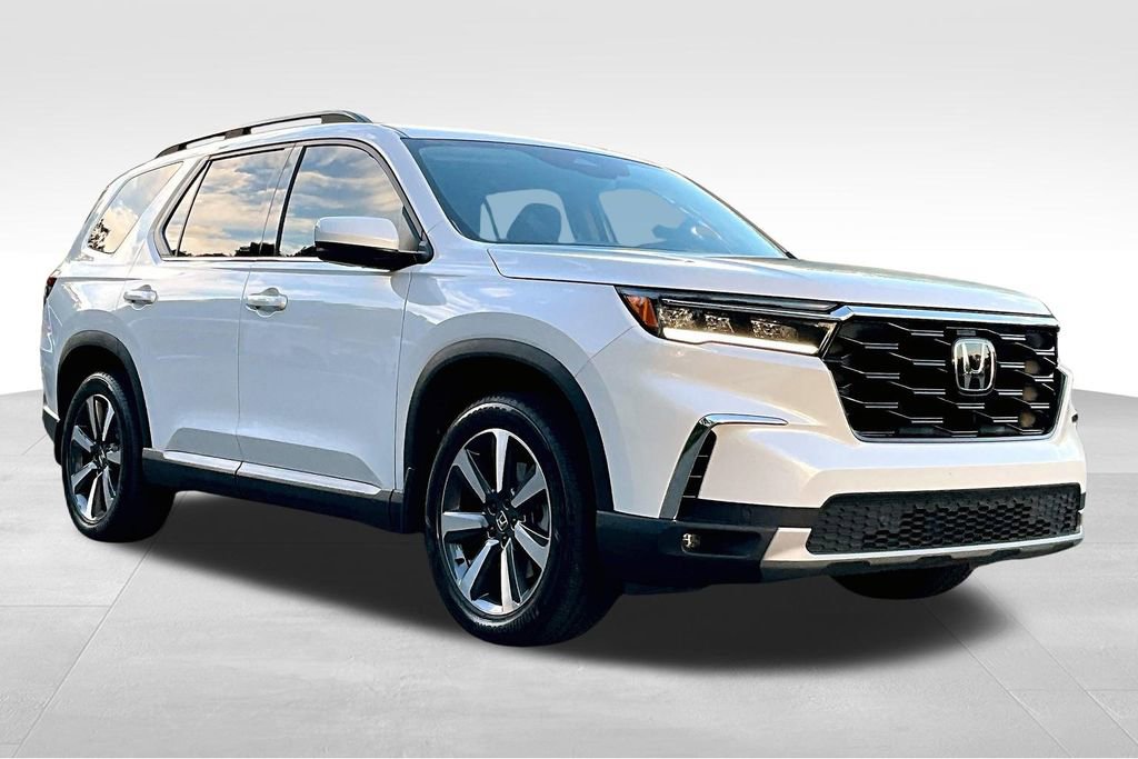 Certified 2025 Honda Pilot Touring