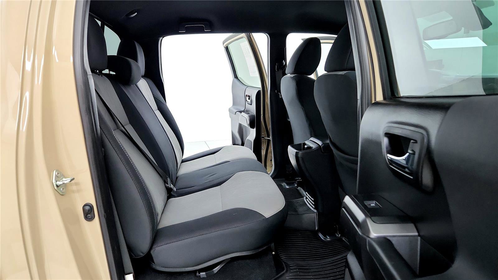 Used 2020 Toyota Tacoma TRD Off-Road image 17