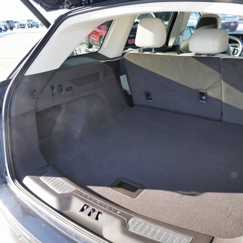 Used 2024 Lincoln Nautilus Black Label image 13