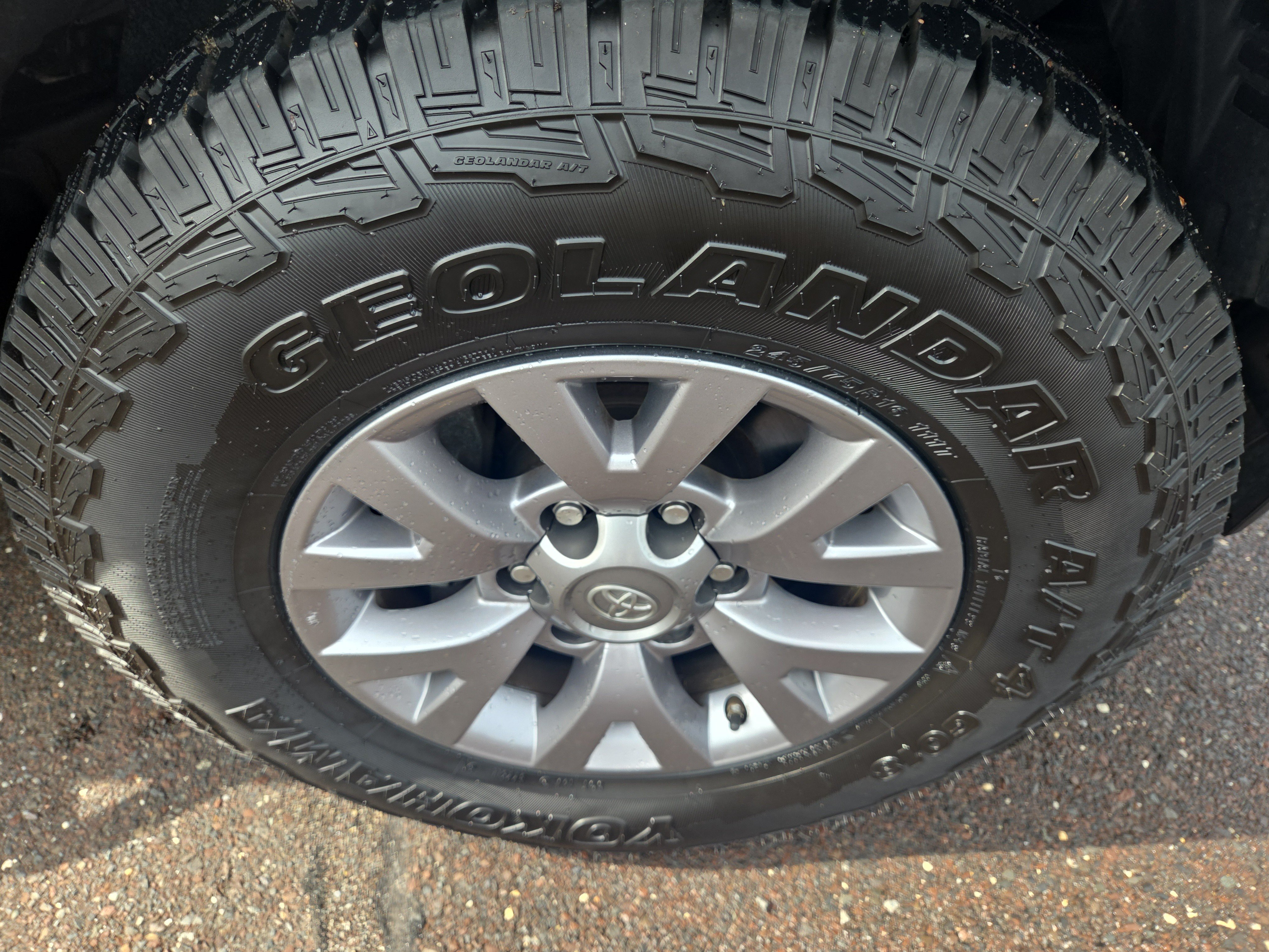 Used 2019 Toyota Tacoma SR5 AWD/4WD image 9