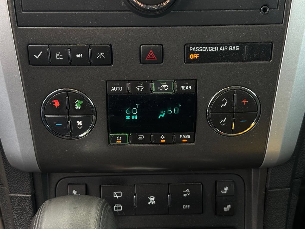 Used 2011 Chevrolet Traverse LT w/ Personal Connectivity Package AWD/4WD image 28