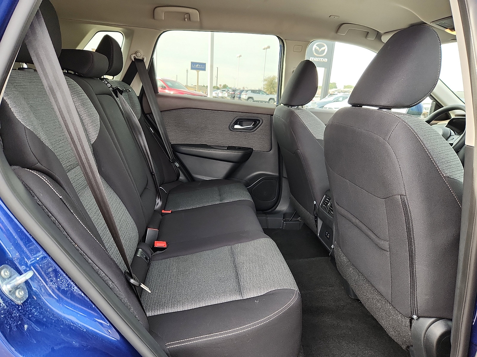 Used 2023 Nissan Rogue SV image 14