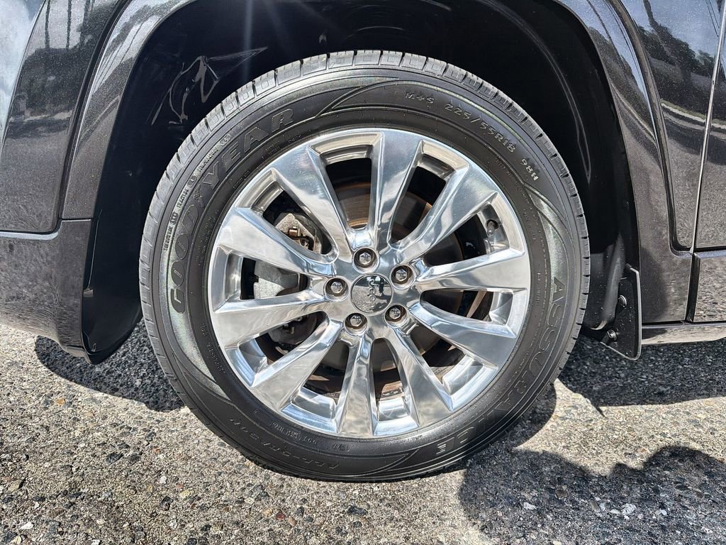 Used 2016 Jeep Cherokee Overland image 19