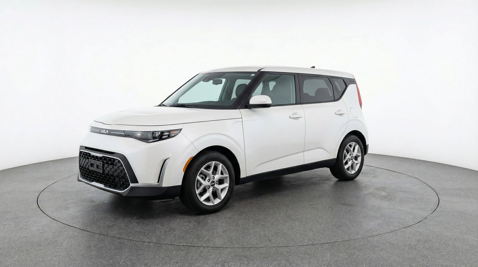 Used 2025 Kia Soul LX w/ LX Technology Package image 3
