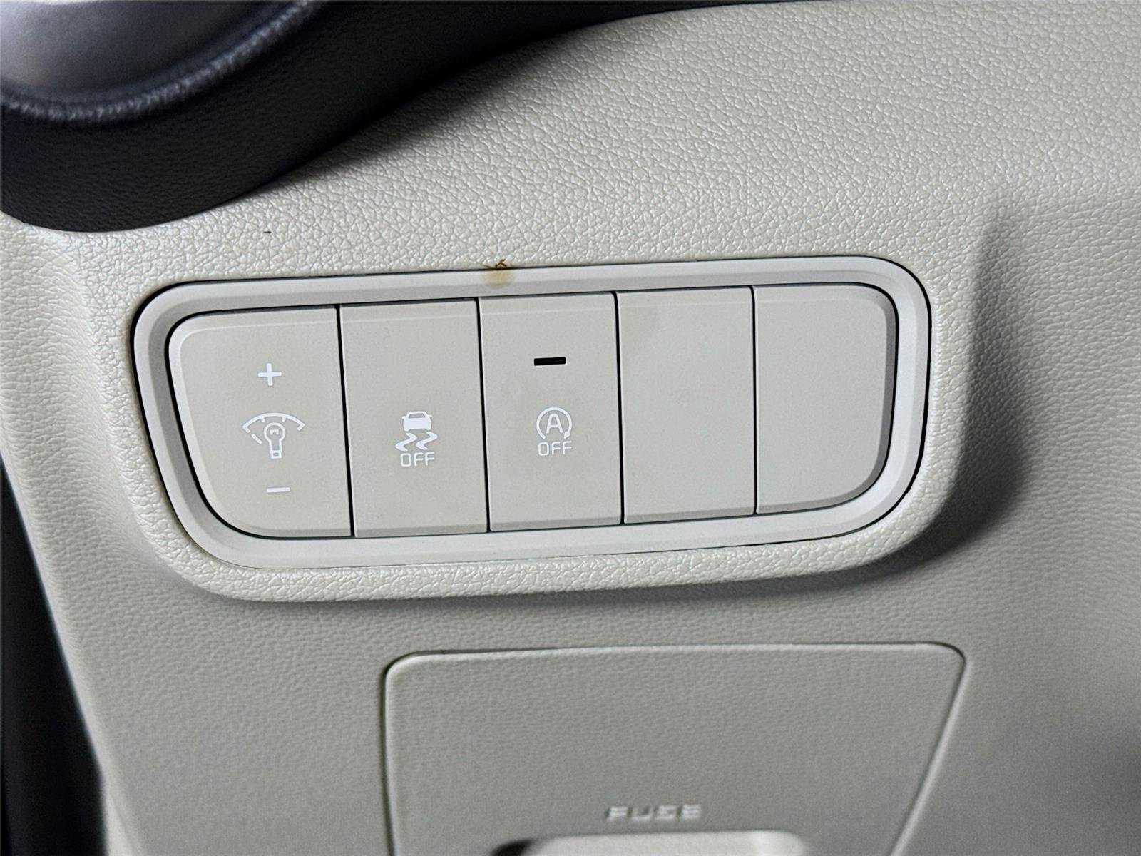 Certified 2025 Kia Soul LX w/ LX Technology Package FWD image 10