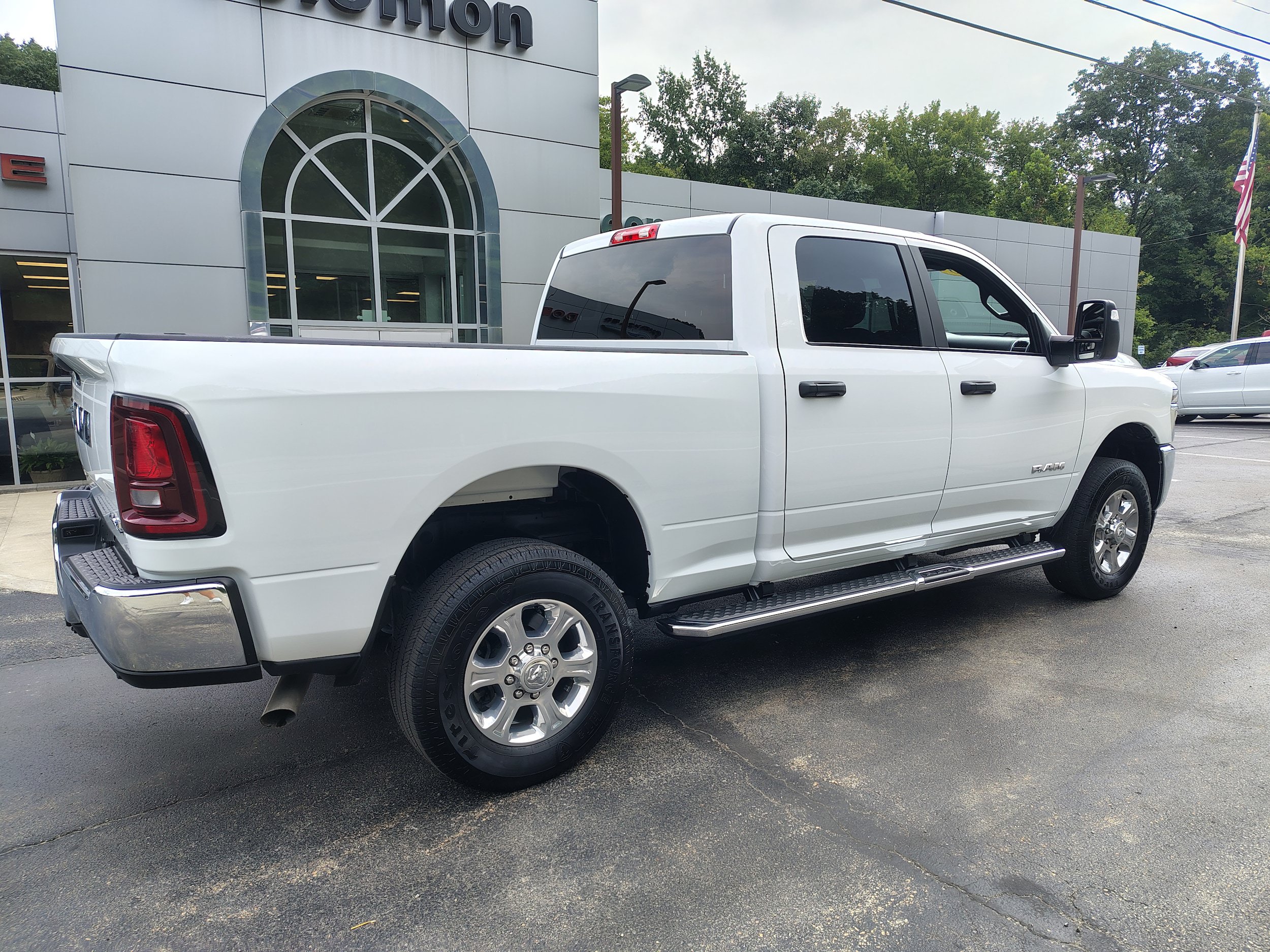 Certified 2025 RAM 2500 Big Horn AWD/4WD image 14