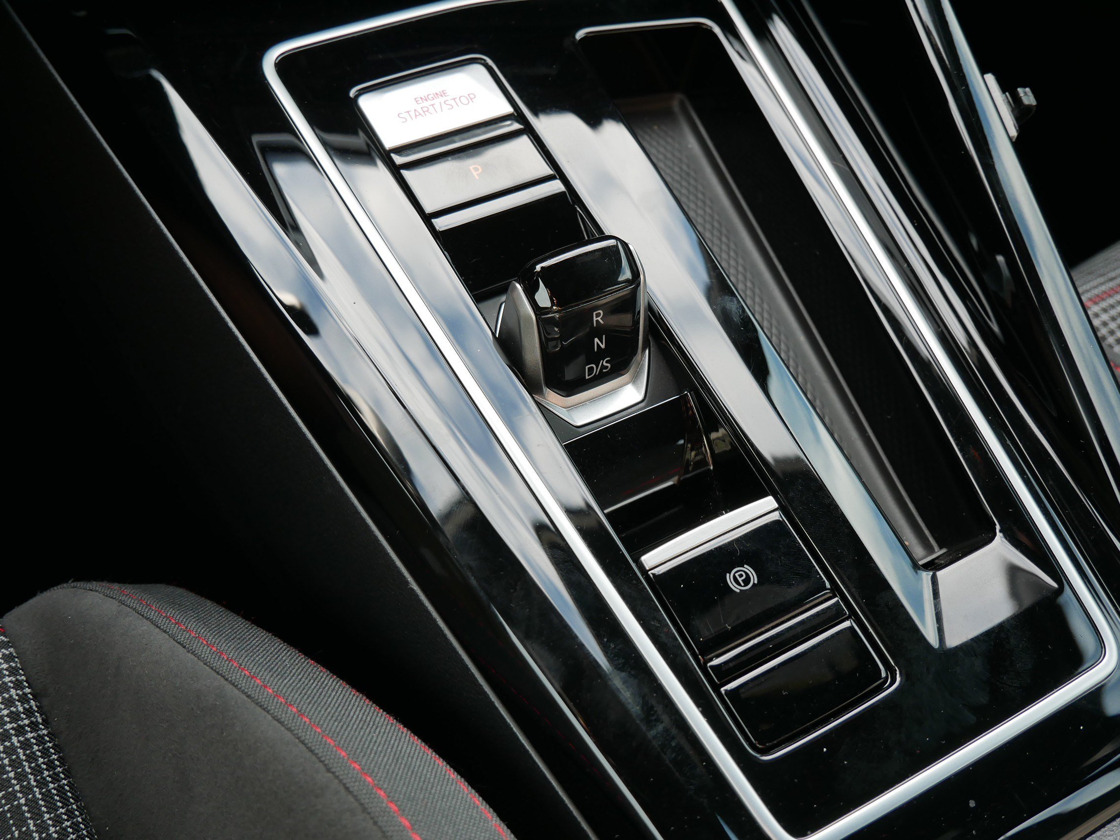 Certified 2024 Volkswagen GTI S FWD image 24