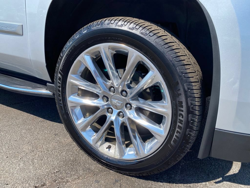 Used 2020 Cadillac Escalade Luxury AWD/4WD image 36