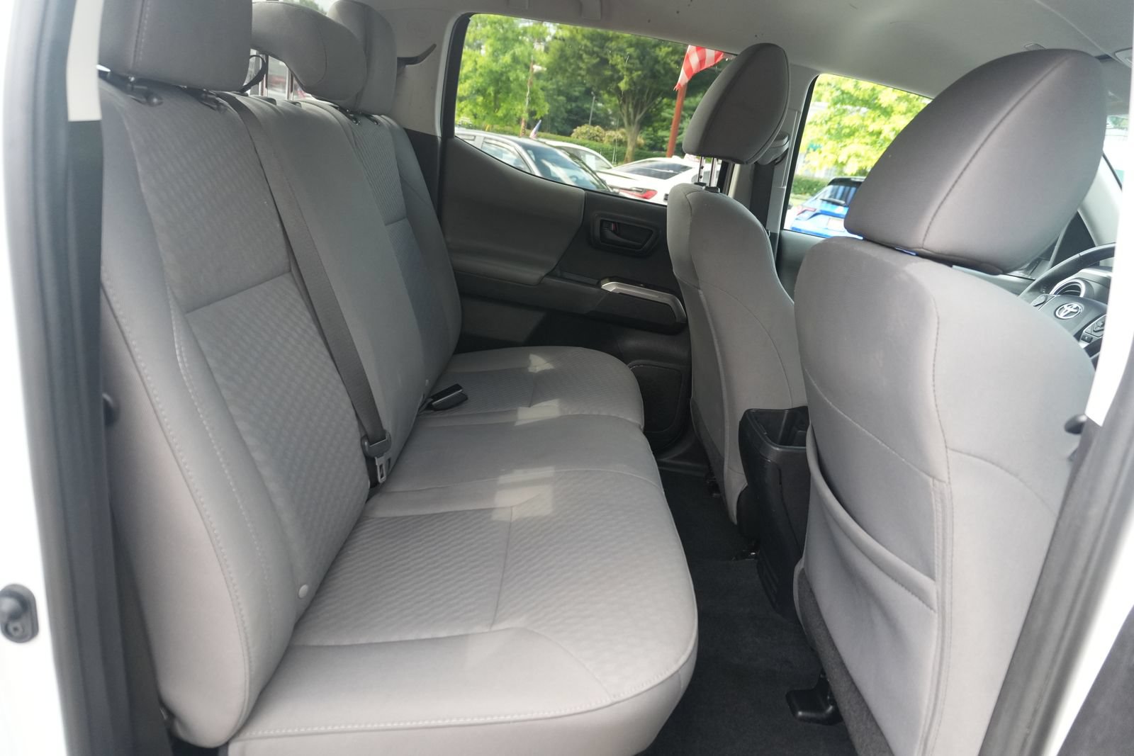 Used 2021 Toyota Tacoma SR5 AWD/4WD image 23