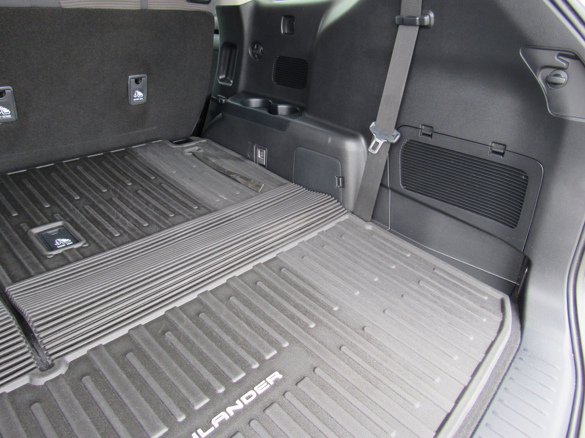 Used 2023 Toyota Highlander L FWD image 45