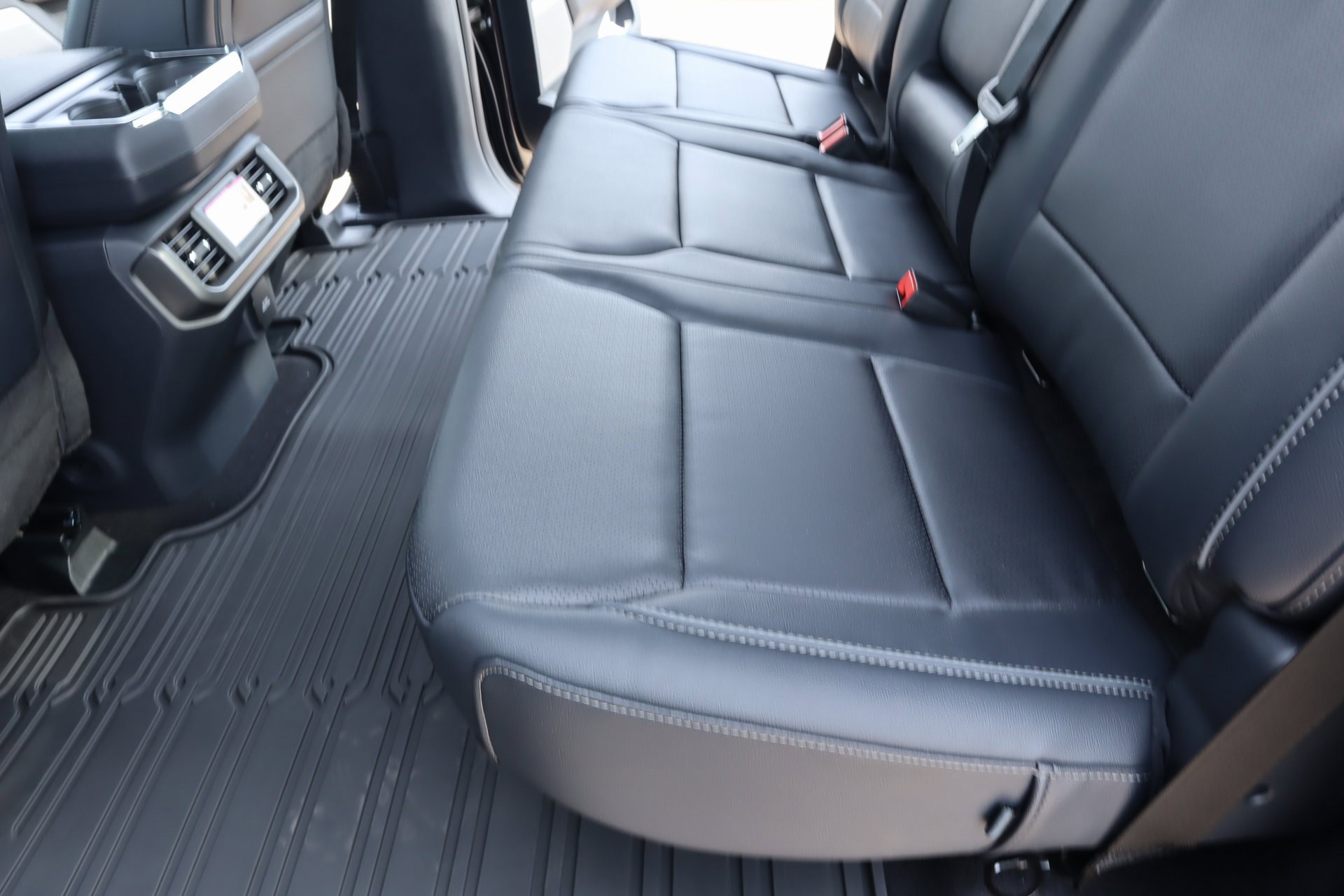 New 2025 Ford F150 Lariat w/ FX4 Off-Road Package image 14