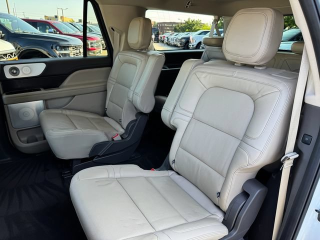 Used 2023 Lincoln Navigator L Reserve AWD/4WD image 16
