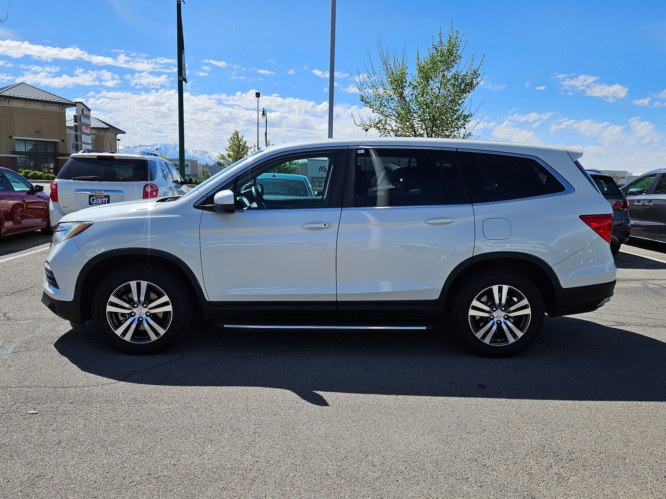 Used 2017 Honda Pilot EX image 9