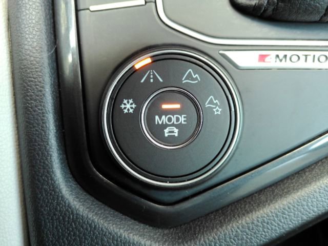 Used 2018 Volkswagen Tiguan SEL image 47