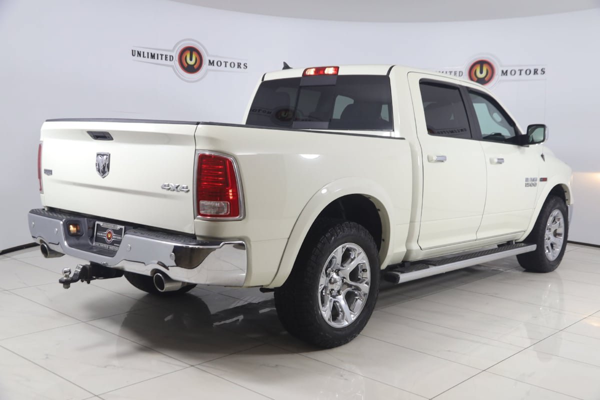 Used 2018 RAM 1500 Laramie w/ Convenience Group AWD/4WD image 3