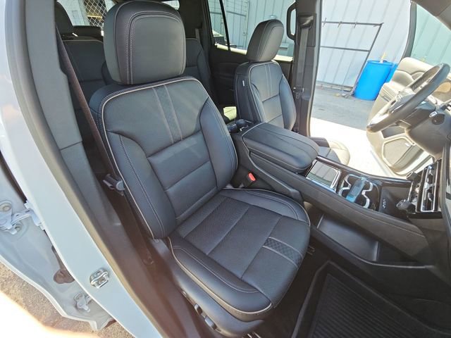 Used 2026 Chevrolet Traverse High Country w/ LPO, Floor Liner Package AWD/4WD image 17