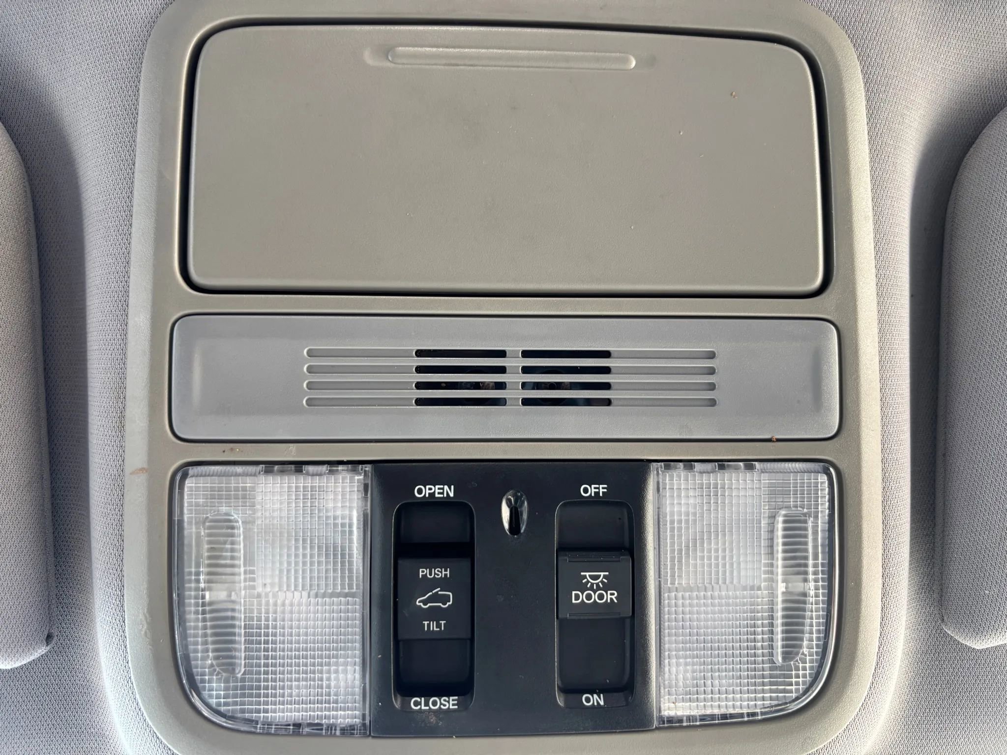 Used 2018 Honda Odyssey EX-L image 23