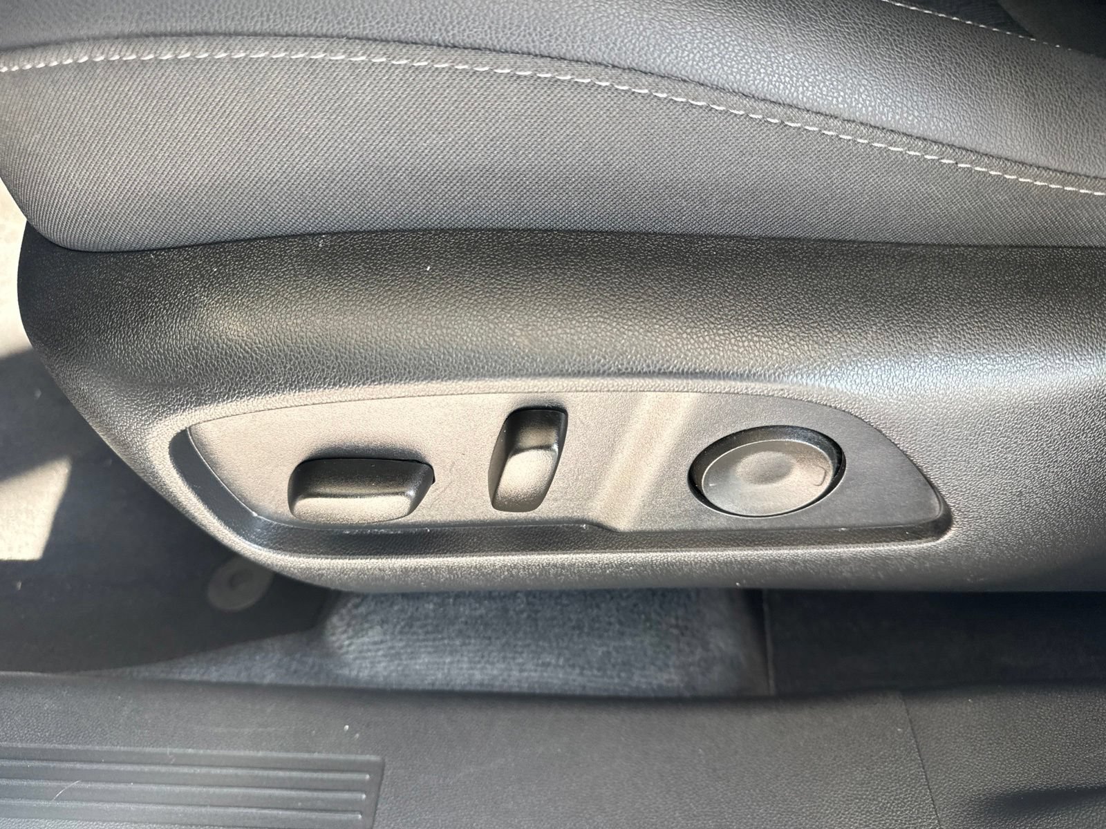 Used 2026 Chevrolet Equinox LT w/ Convenience Package II FWD image 21